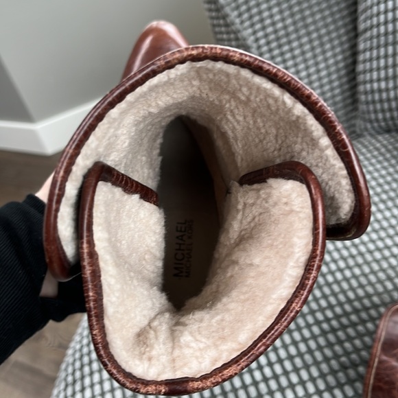 Size 7.5 Michael Kors Stacked heel fur lined tobacco leather boots - Picture 3 of 4